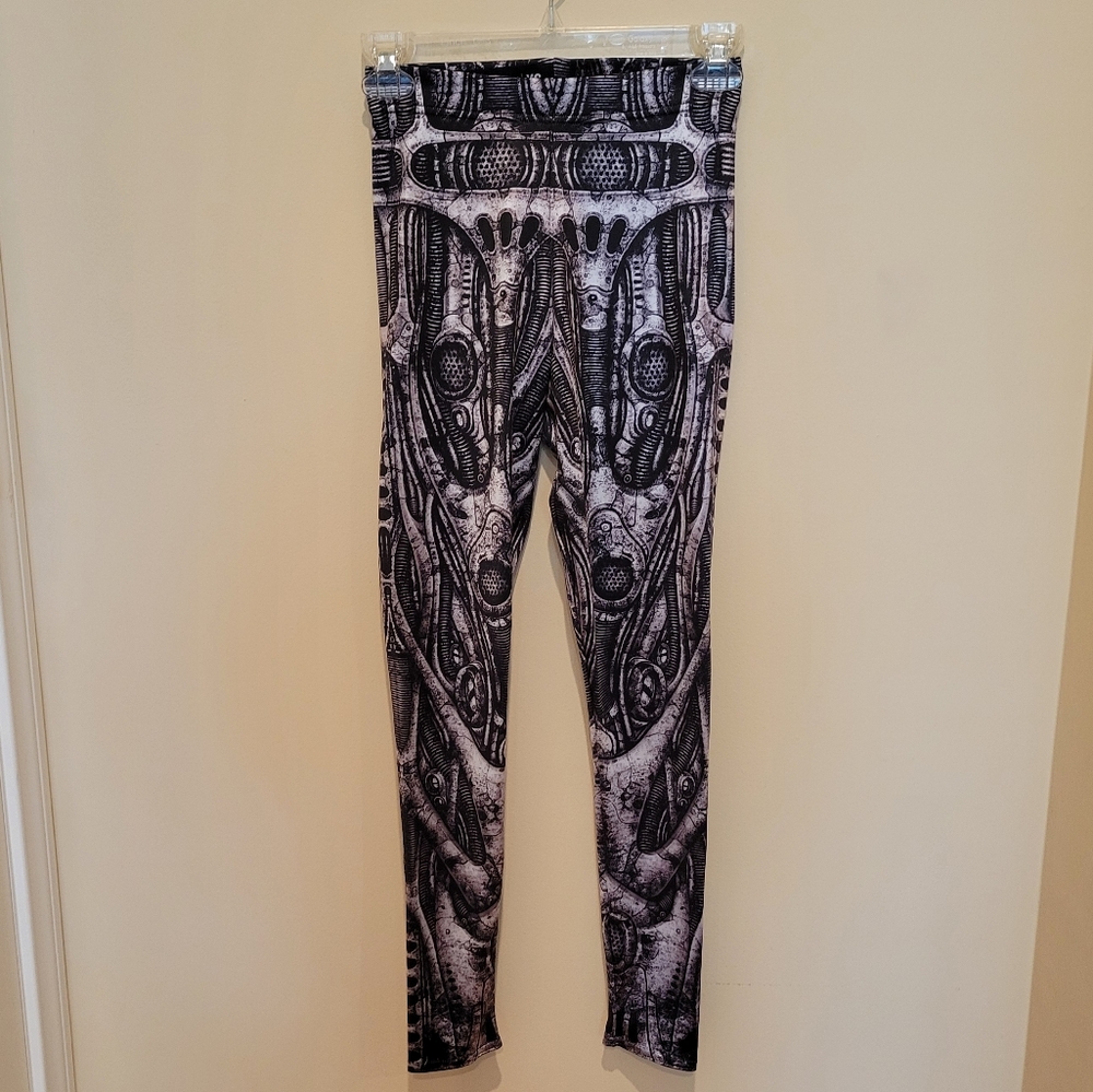Blackmilk next world machine leggings - Picture 7 of 14